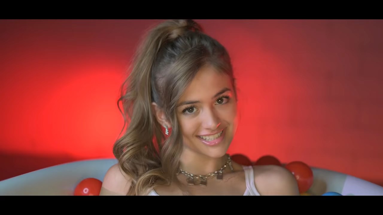 Iuliana Beregoi - Sweet Sixteen versuri
