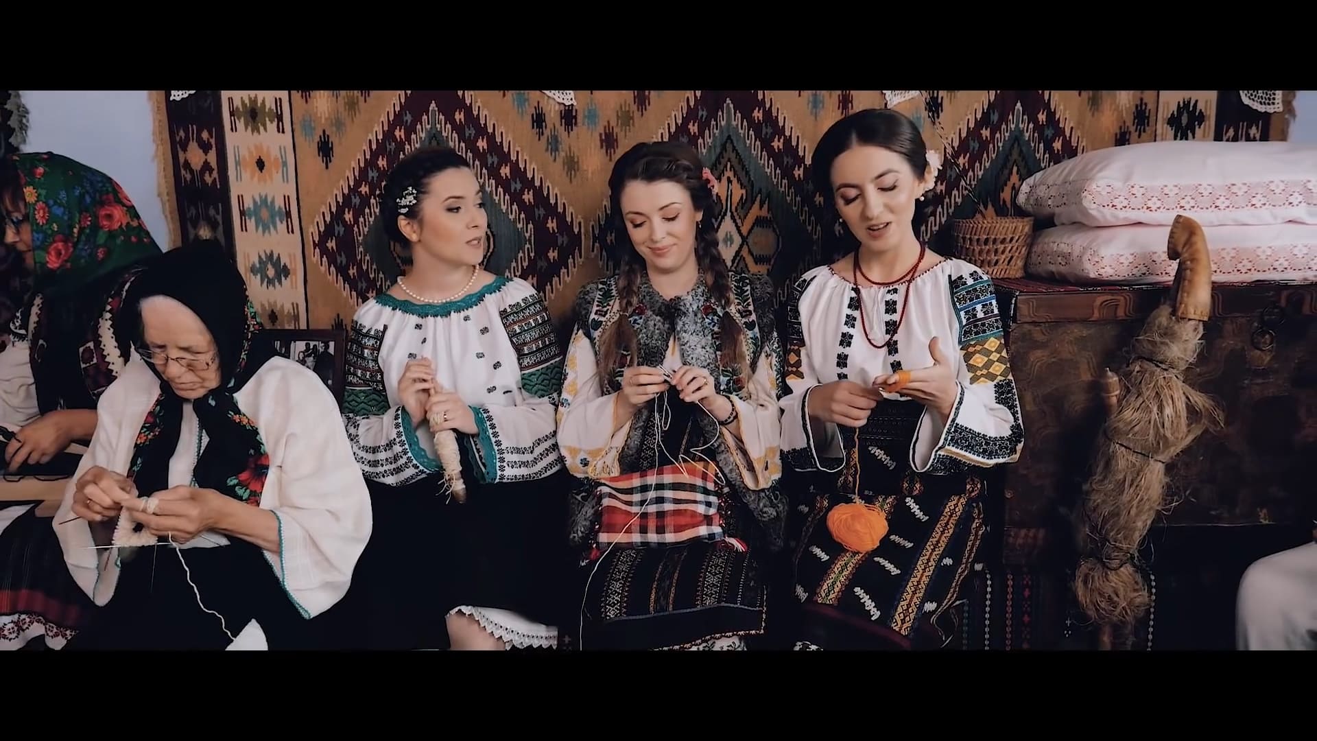 Fetele din Botoșani - Cântec de lume Versuri