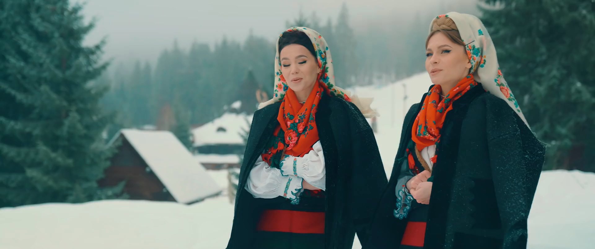 Cât or fi colindători - Suzana și Daciana Vlad - Versuri