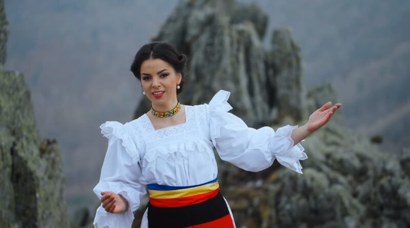 Maria Luiza Mih - Romania mea Versuri