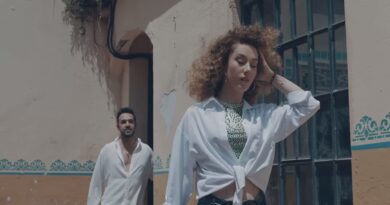 Münür Yıldız - Neden Neden Lyrics