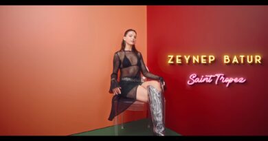 Zeynep Batur - Saint Tropez Lyrics