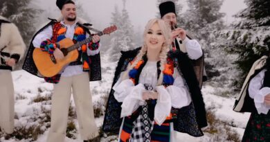 Georgiana Pop - Sărbători cu bine Versuri